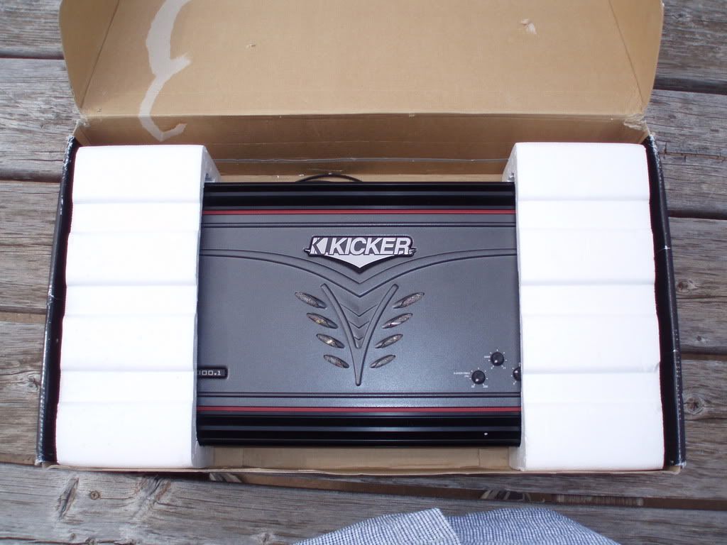 Big Patins Kicker ZX1000.1 Amp (Pics) Realm of Excursion