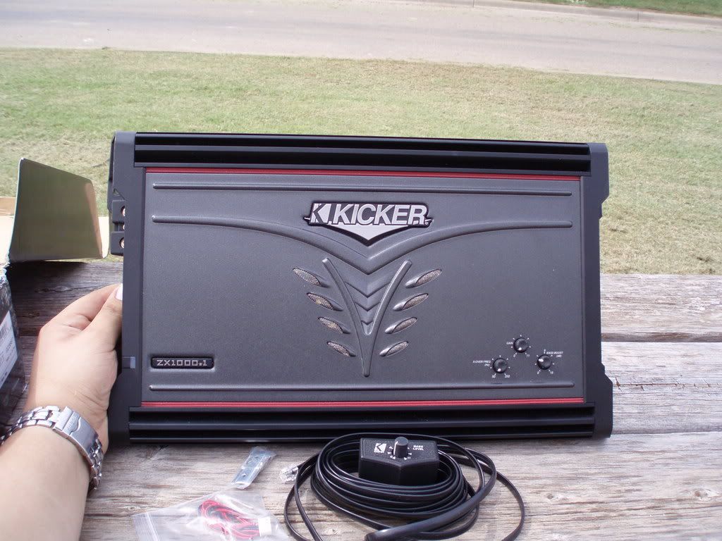 Big Patins Kicker ZX1000.1 Amp (Pics) Realm of Excursion