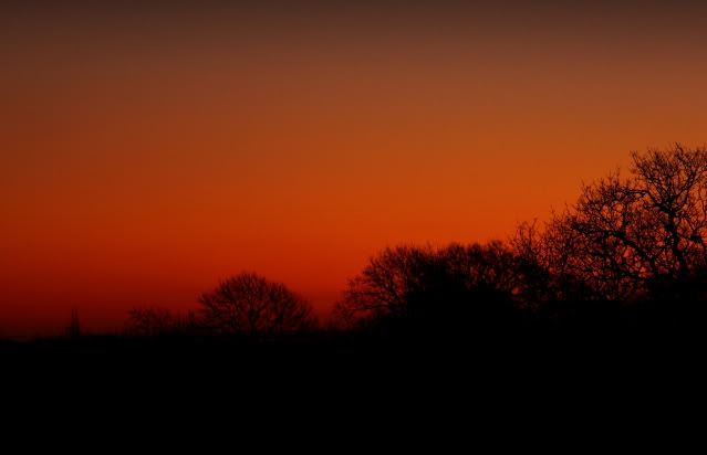 IMAGE: http://i133.photobucket.com/albums/q54/maypole_photos/dawn.jpg