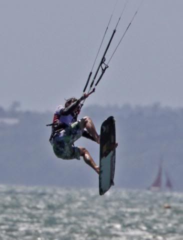 IMAGE: http://i133.photobucket.com/albums/q54/maypole_photos/kitesurf3.jpg