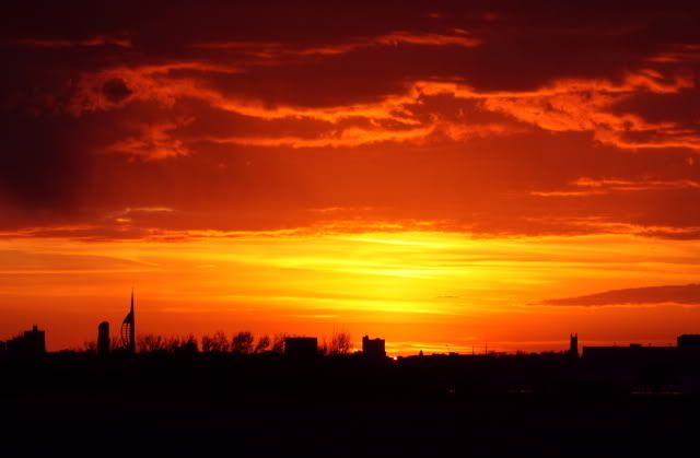 IMAGE: http://i133.photobucket.com/albums/q54/maypole_photos/sundaysunset2.jpg