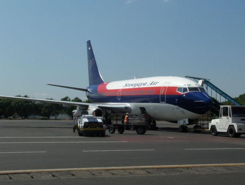 http://i133.photobucket.com/albums/q61/lufthansa747/UPG/33.jpg