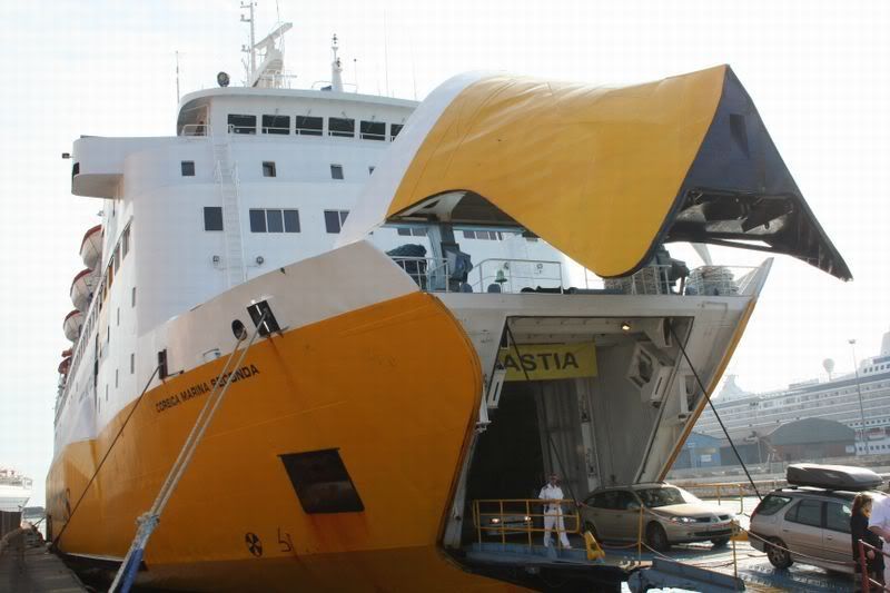 http://i133.photobucket.com/albums/q61/lufthansa747/moby/15.jpg