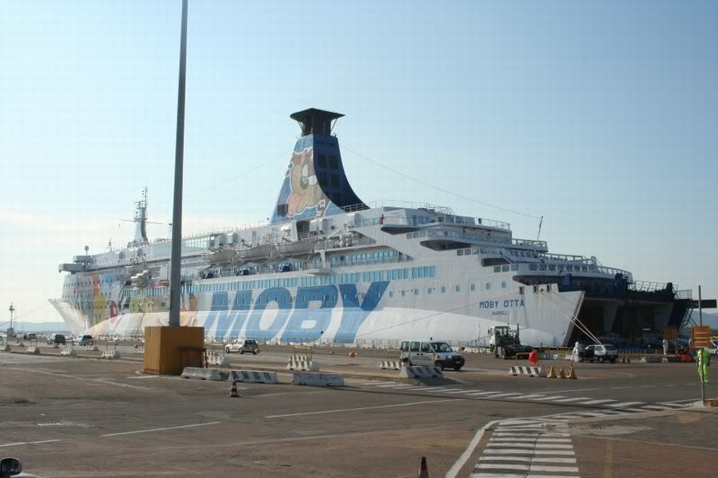 http://i133.photobucket.com/albums/q61/lufthansa747/moby/66.jpg