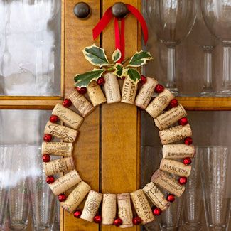 Wine Corks into the Christmas Wreath