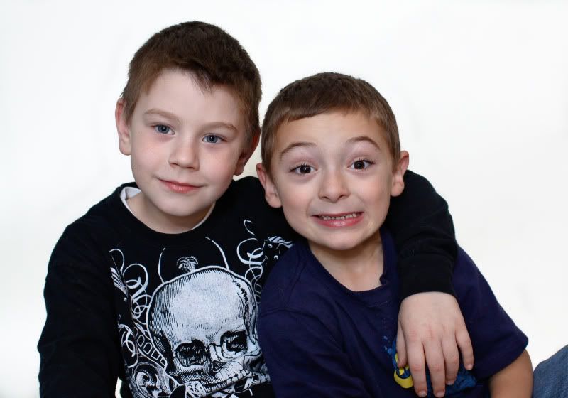 IMAGE: http://i133.photobucket.com/albums/q71/HeleneD1971/nate.jpg