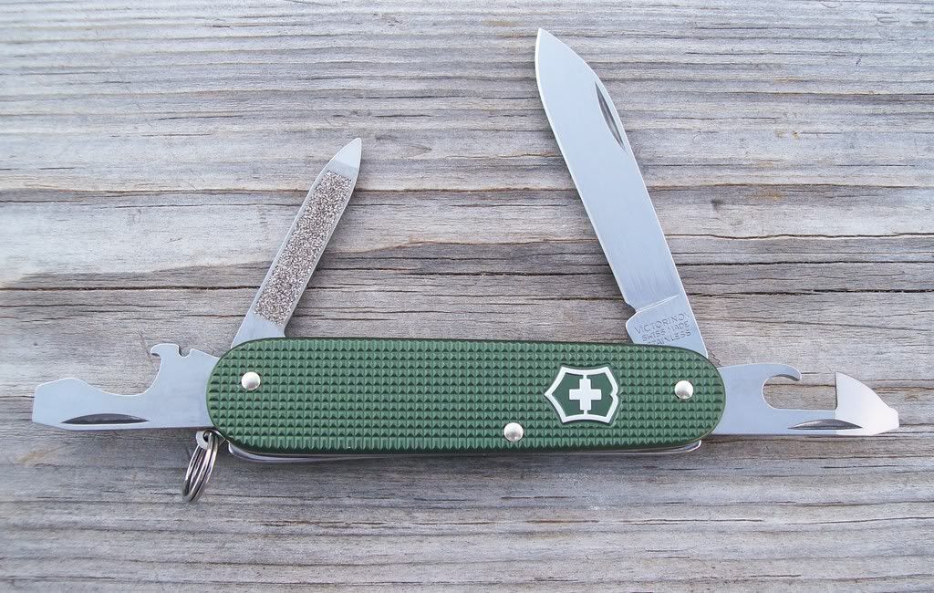 [Linked Image from i133.photobucket.com]