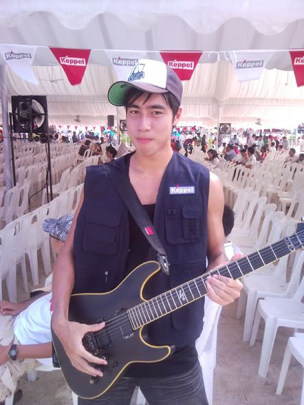 i am guitar hero!!