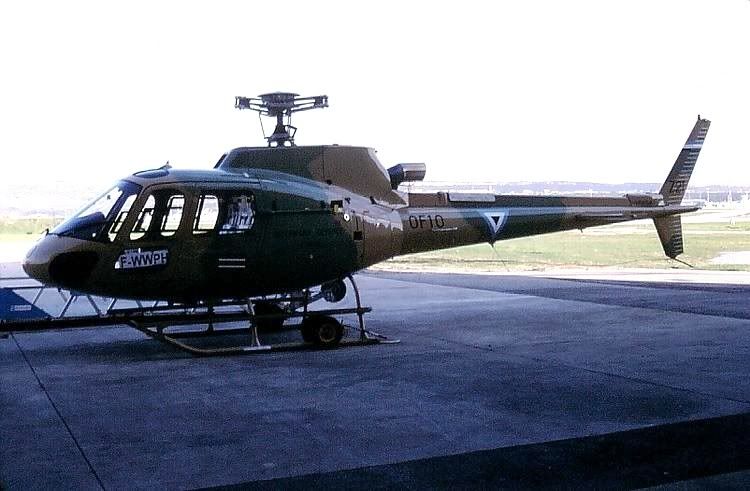 http://i133.photobucket.com/albums/q75/SmallAirForces/AS350BEcureuil3.jpg