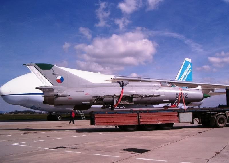 http://i133.photobucket.com/albums/q75/SmallAirForces/MiG-21MFFishbed-Jdelivery.jpg