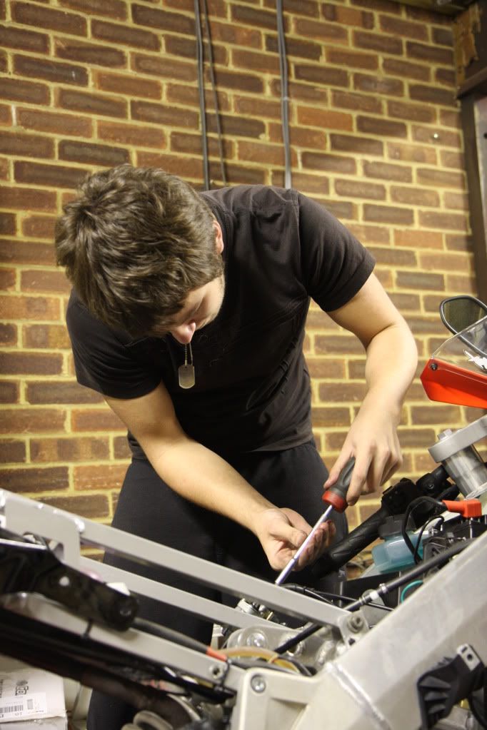 IMAGE: http://i133.photobucket.com/albums/q77/Road_Rebel/IMG_2005.jpg