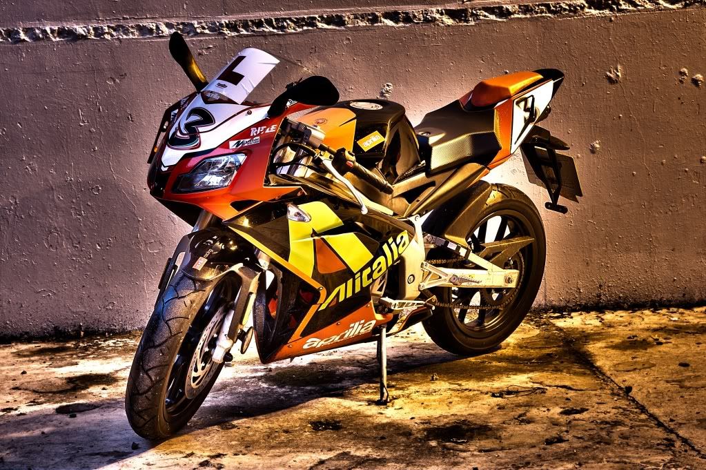 IMAGE: http://i133.photobucket.com/albums/q77/Road_Rebel/IMG_2872-HDR.jpg