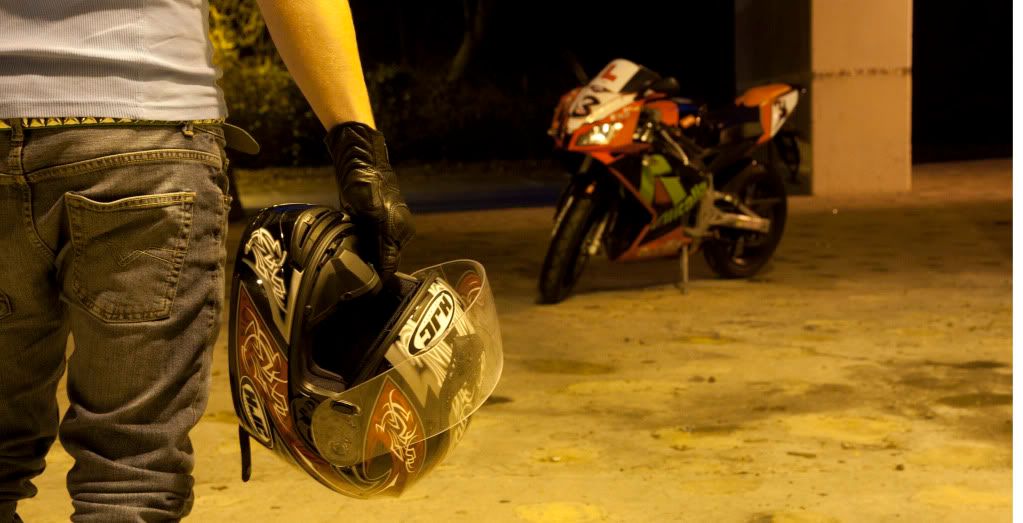 IMAGE: http://i133.photobucket.com/albums/q77/Road_Rebel/IMG_2919.jpg