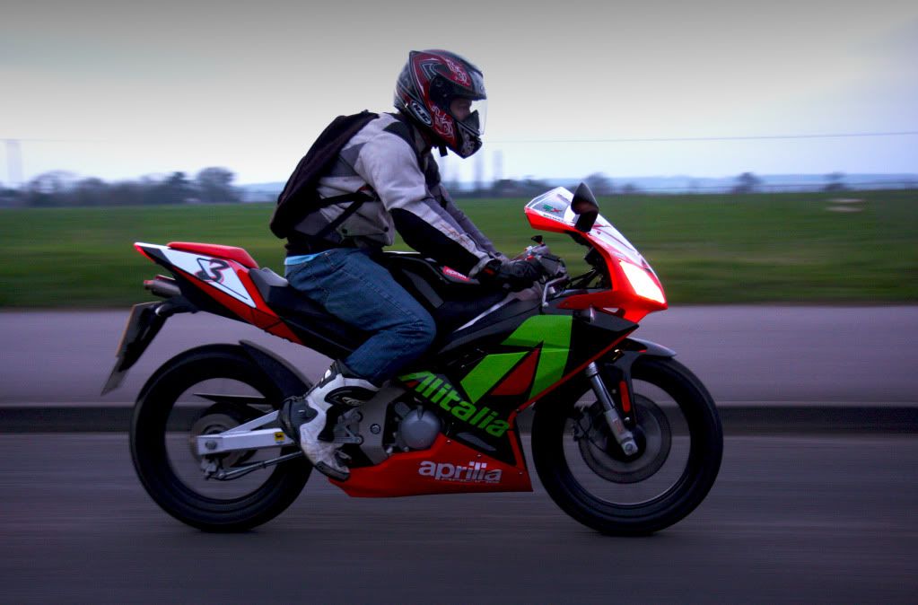 IMAGE: http://i133.photobucket.com/albums/q77/Road_Rebel/IMG_4175.jpg