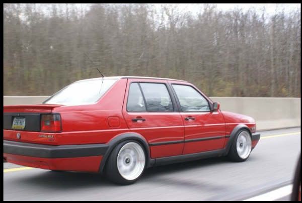 http://i133.photobucket.com/albums/q77/npasqual/1990%20Jetta%20GLI/Nick_Jetta05.jpg