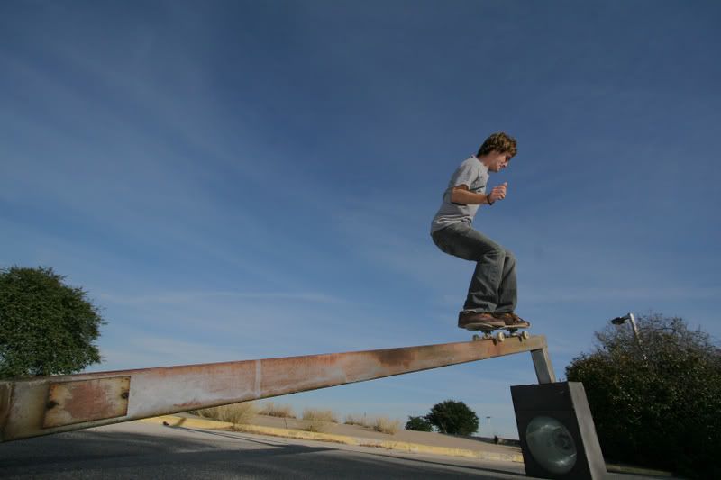 IMAGE: http://i133.photobucket.com/albums/q80/cronu/IMG_1002.jpg